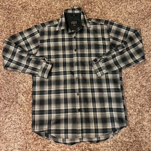 Pendleton Plaid Flannel Button Down - Men’s Size Medium - Picture 1 of 10